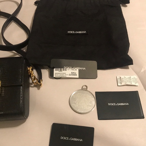 Sold 😉DOLCE & GABBANA Cross Body Bag 🥰🤩🔥 - Picture 5 of 8